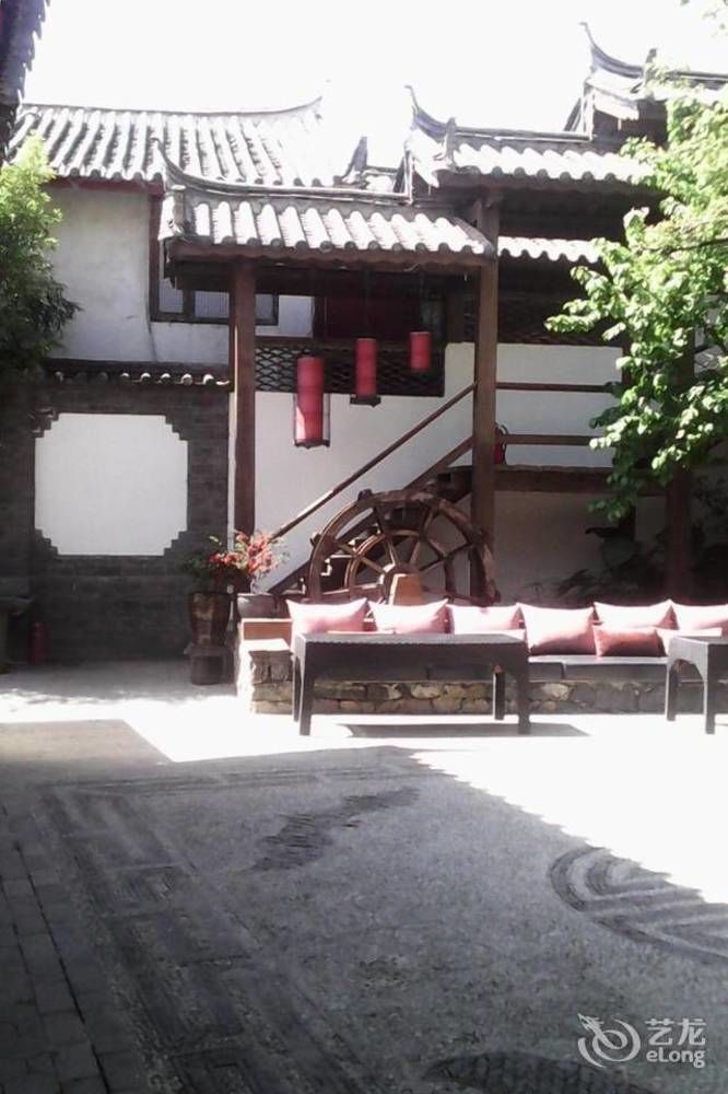 Lijiang Merry Inn Exterior photo